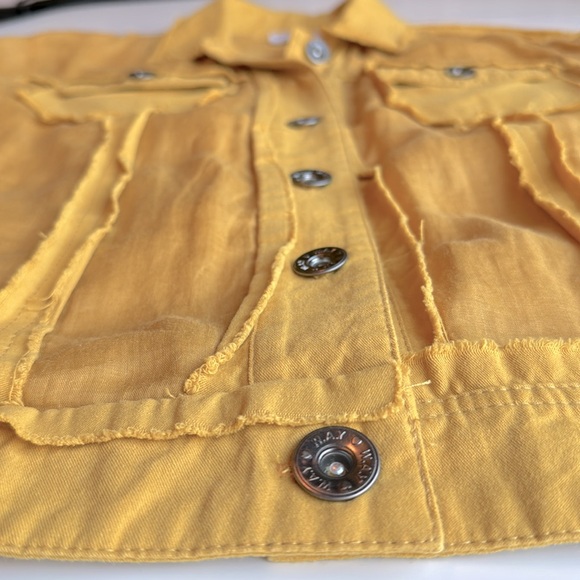 W.A.Y. Lightweight Jean jacket style with frayed detail size xs - Picture 3 of 10